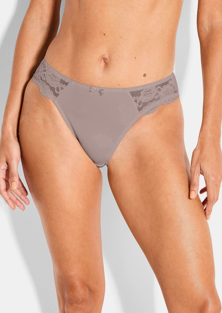 Hüftslip aus femininer Spitze