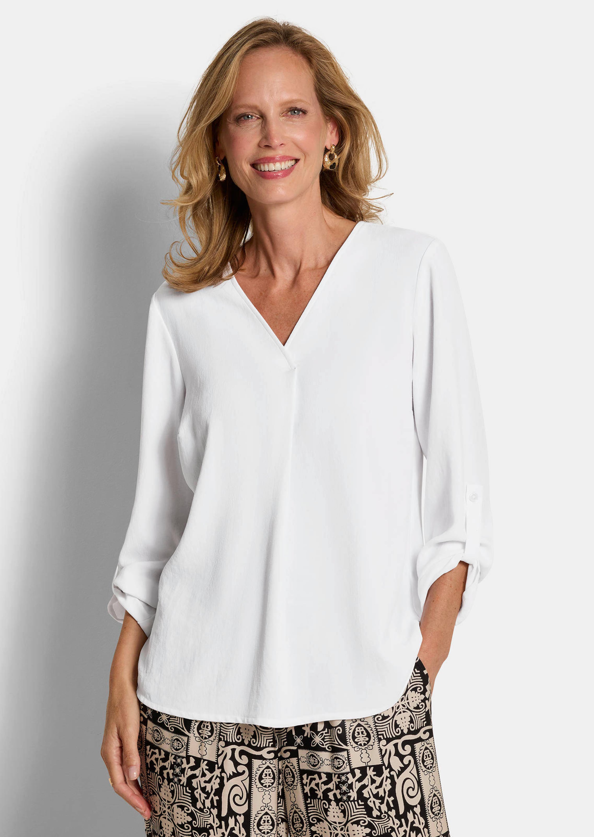 Onderhoudsarme blouse met een V-hals