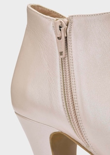 Feminine Stiefeletten mit Absatz thumbnail 3