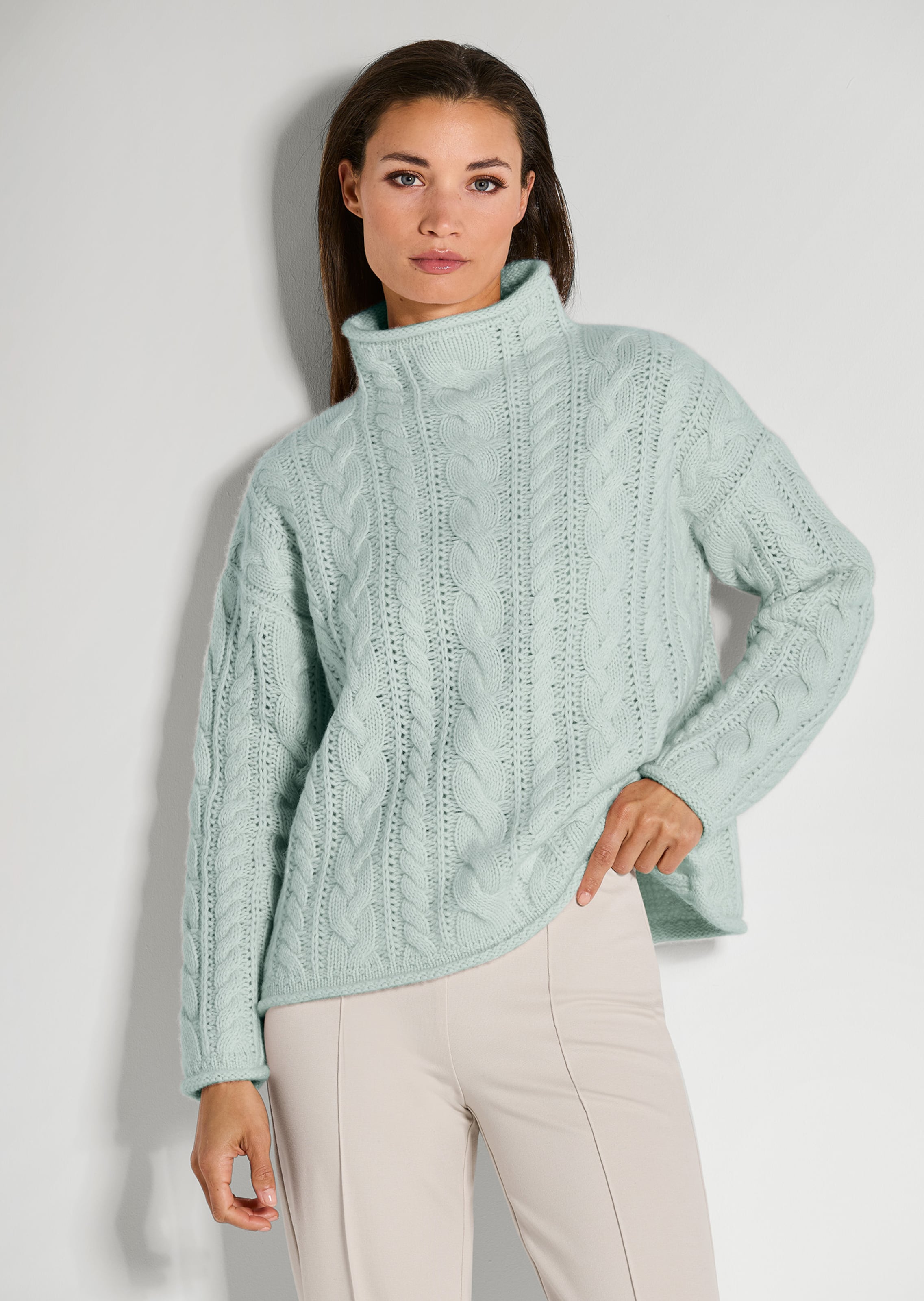 Zopf-Pullover im Oversize-Look