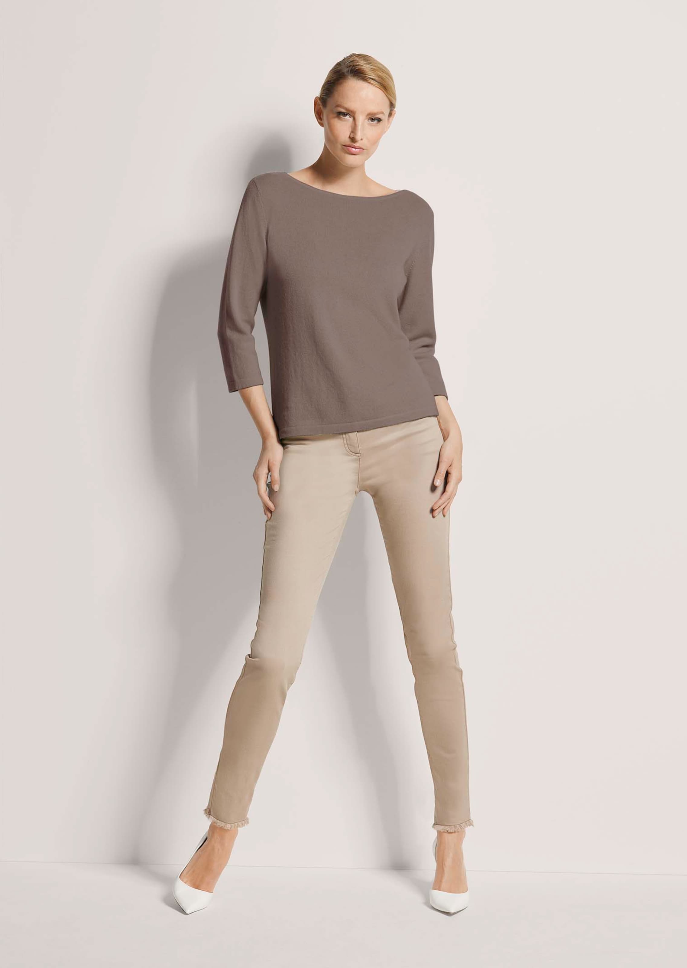 Kaschmirpullover mit U-Boot-Ausschnitt