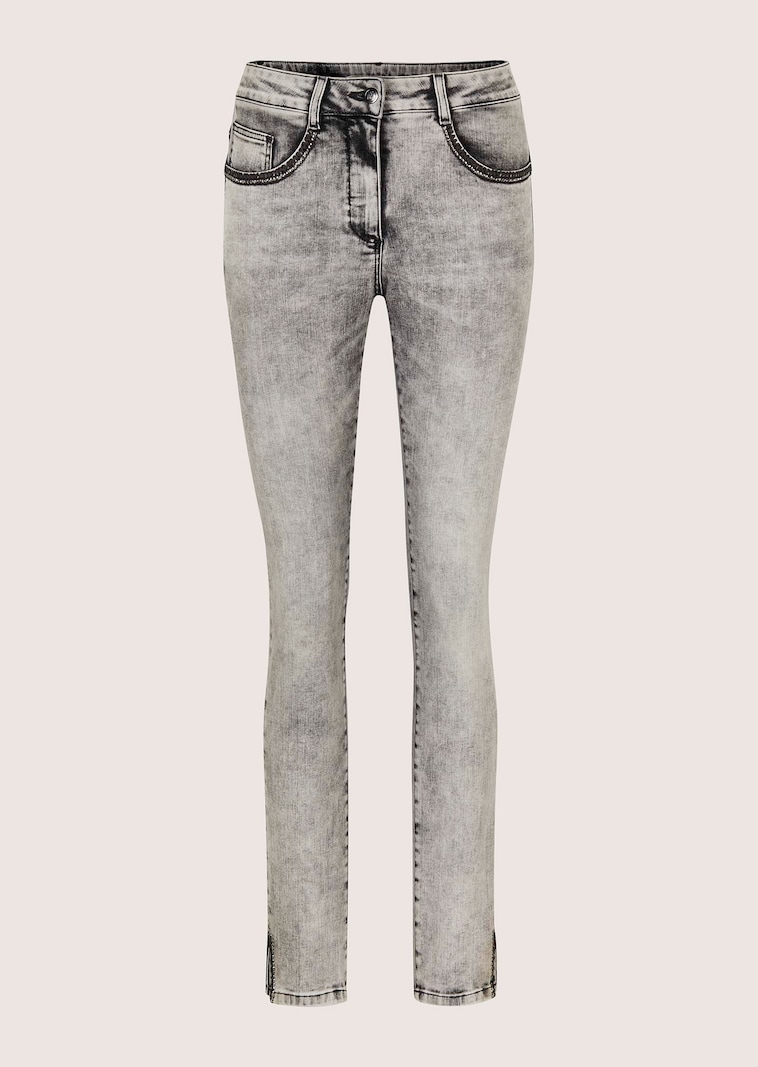 Slim-fit jeans with rhinestones and embroidery