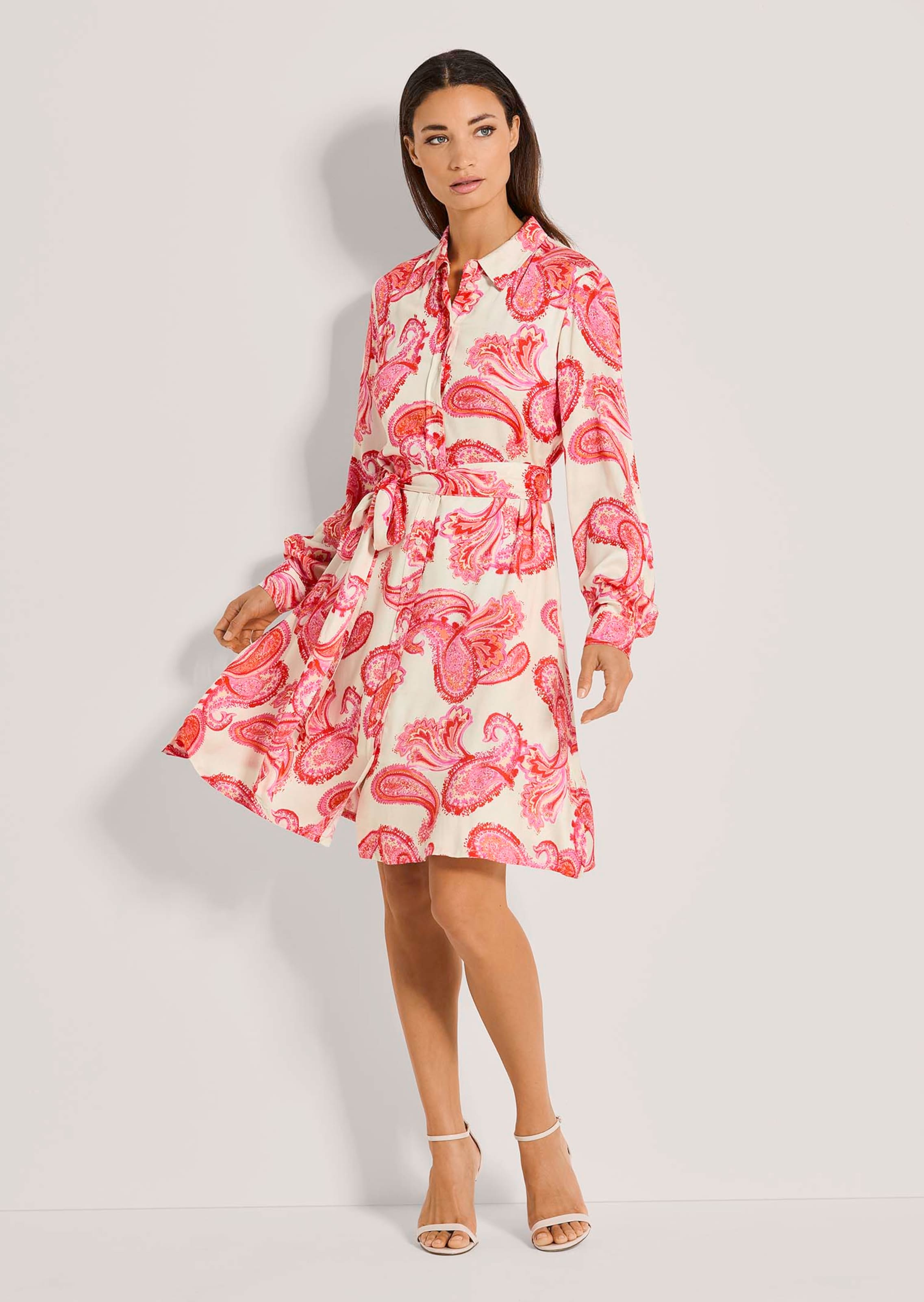 Hemdblusenkleid mit Bindeband