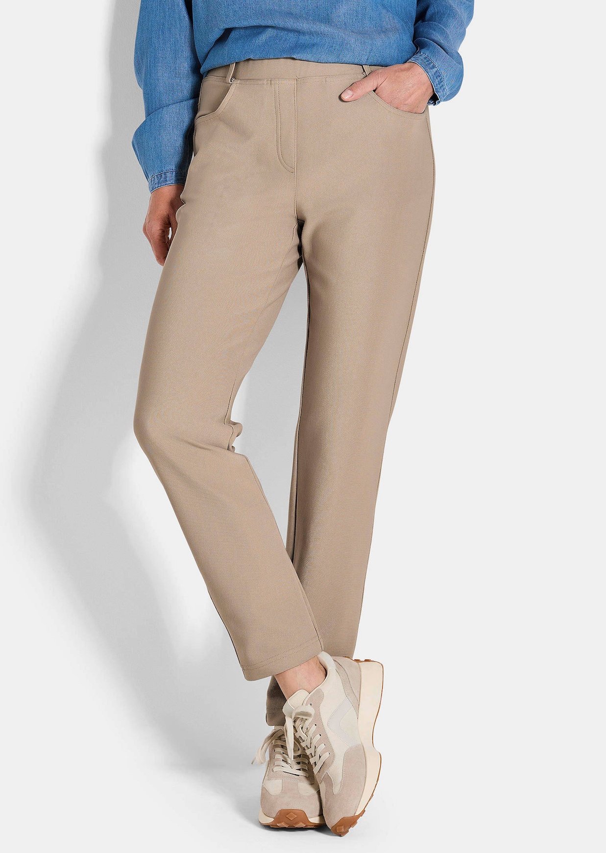 Broek LOUISA met fijne keperstructuur