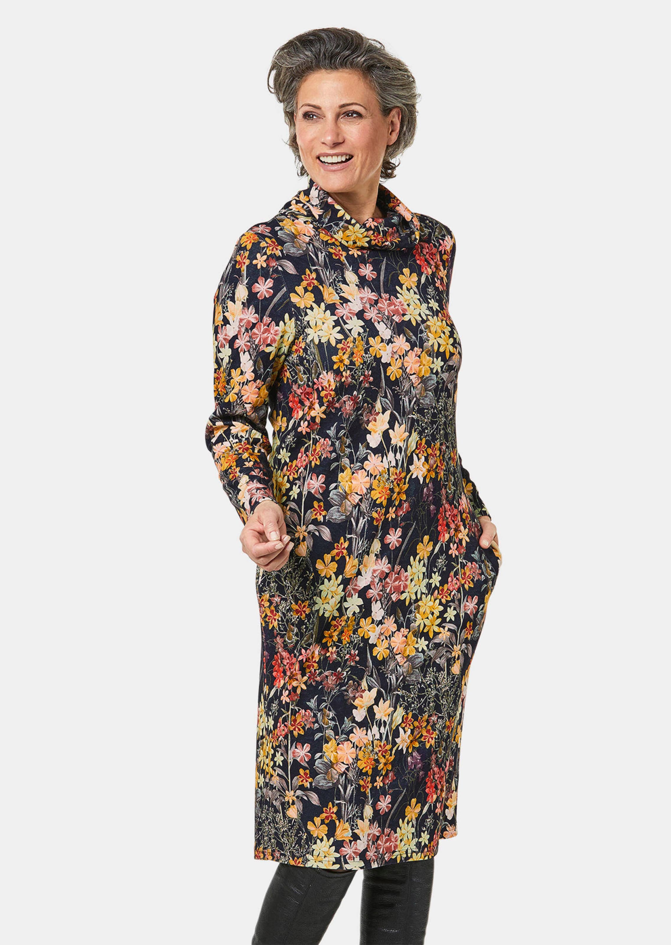 Druckkleid mit halsfernem Rollkragen