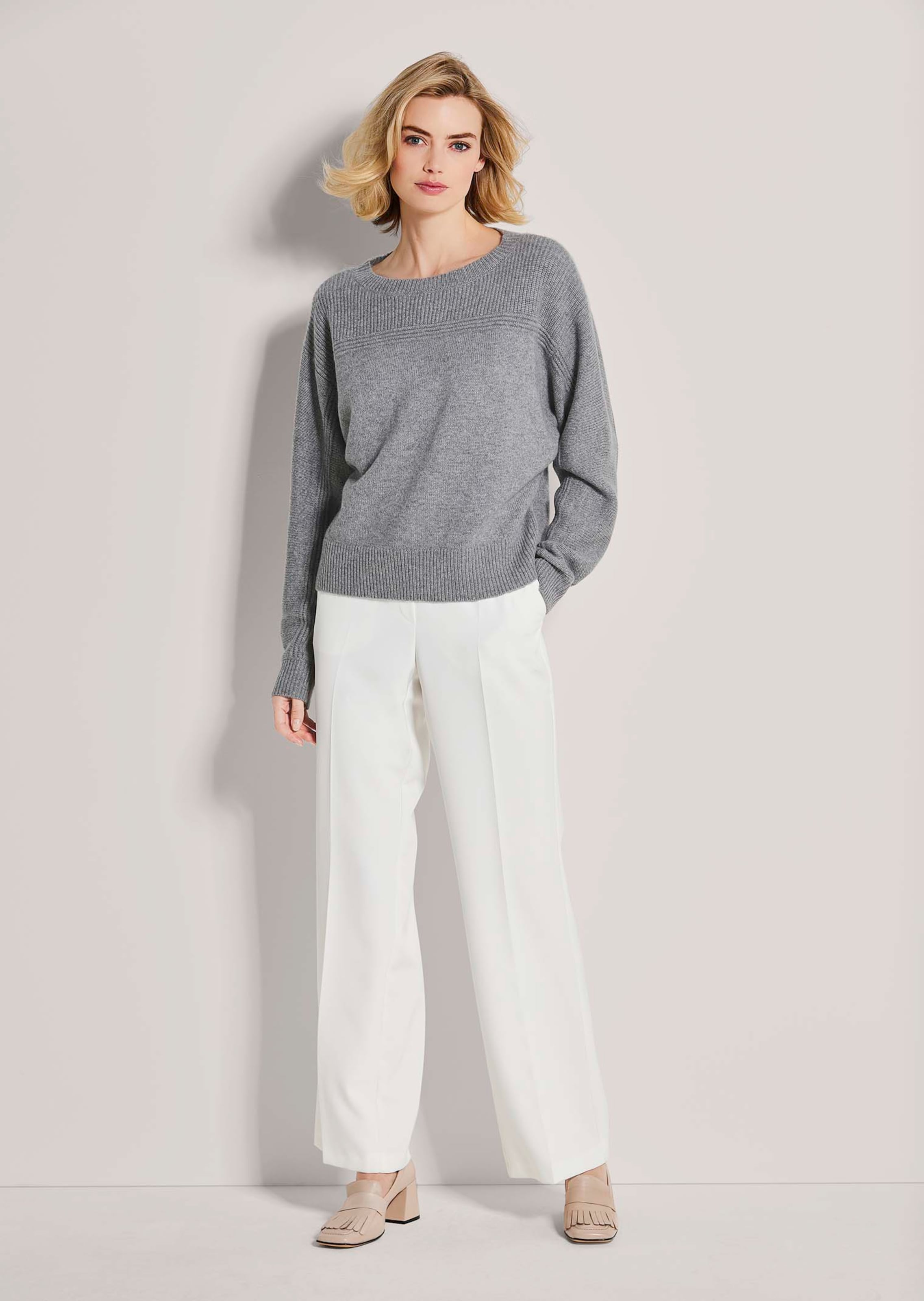 Cashmere jumper with boat neckline thumbnail 2