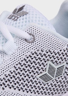 Sneaker thumbnail 3
