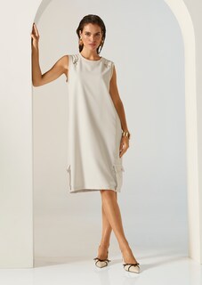 Kleid in H-Linie mit goldfarbenen Spangen thumbnail 1