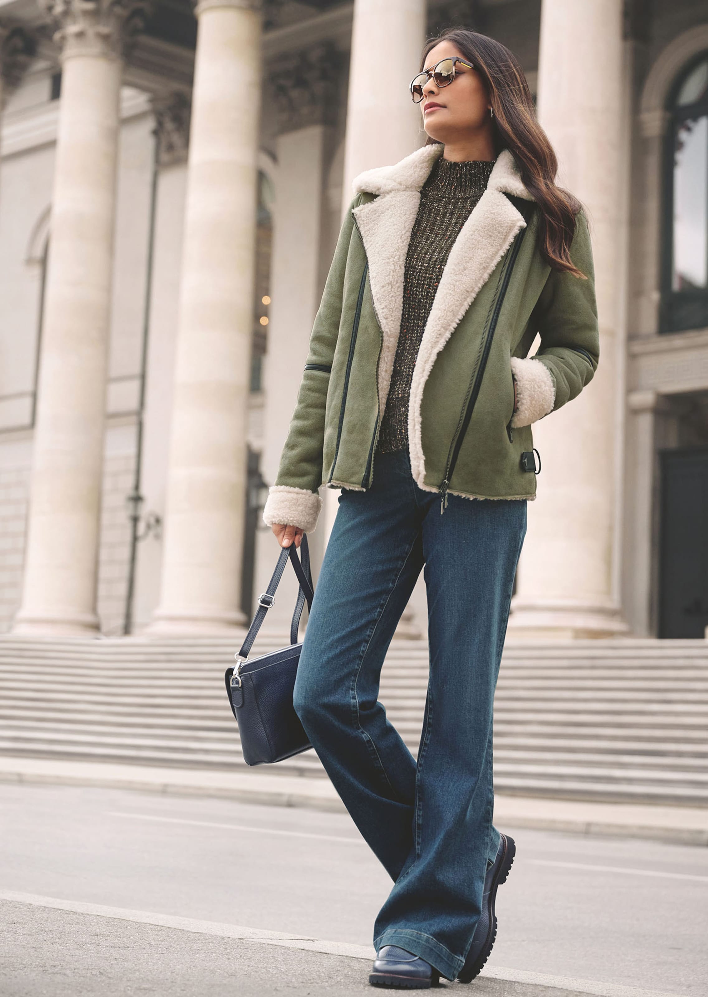 Webpelzjacke im Biker-Stil