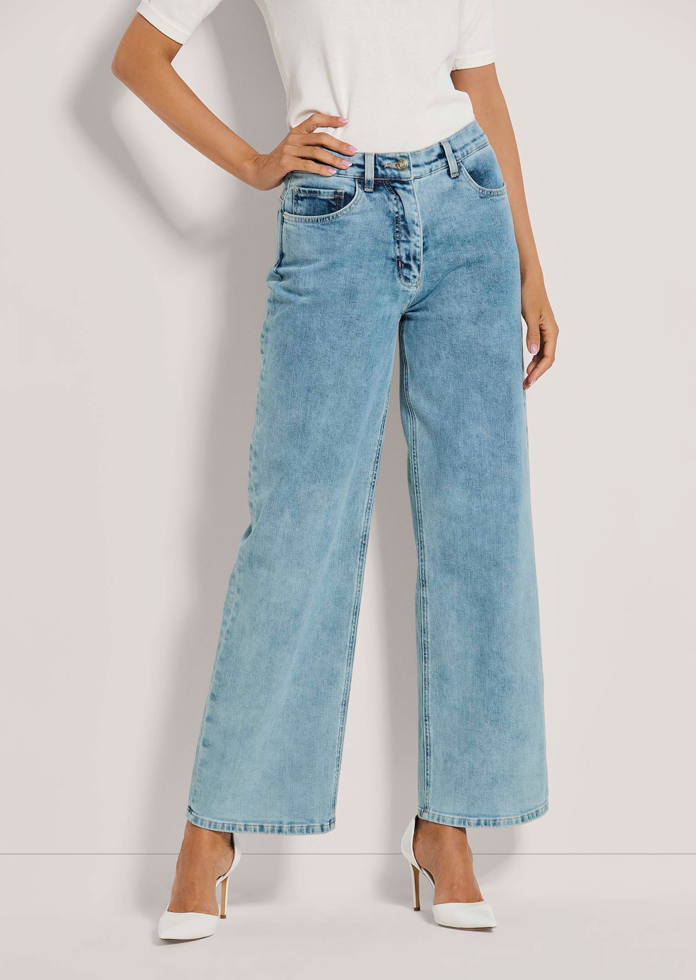 Jean à jambes larges