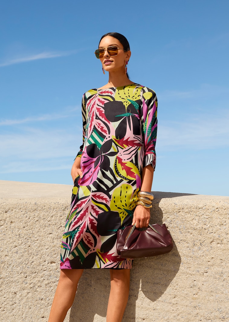 Kleid in H-Linie mit Blumenprint und 3/4-Ärmeln