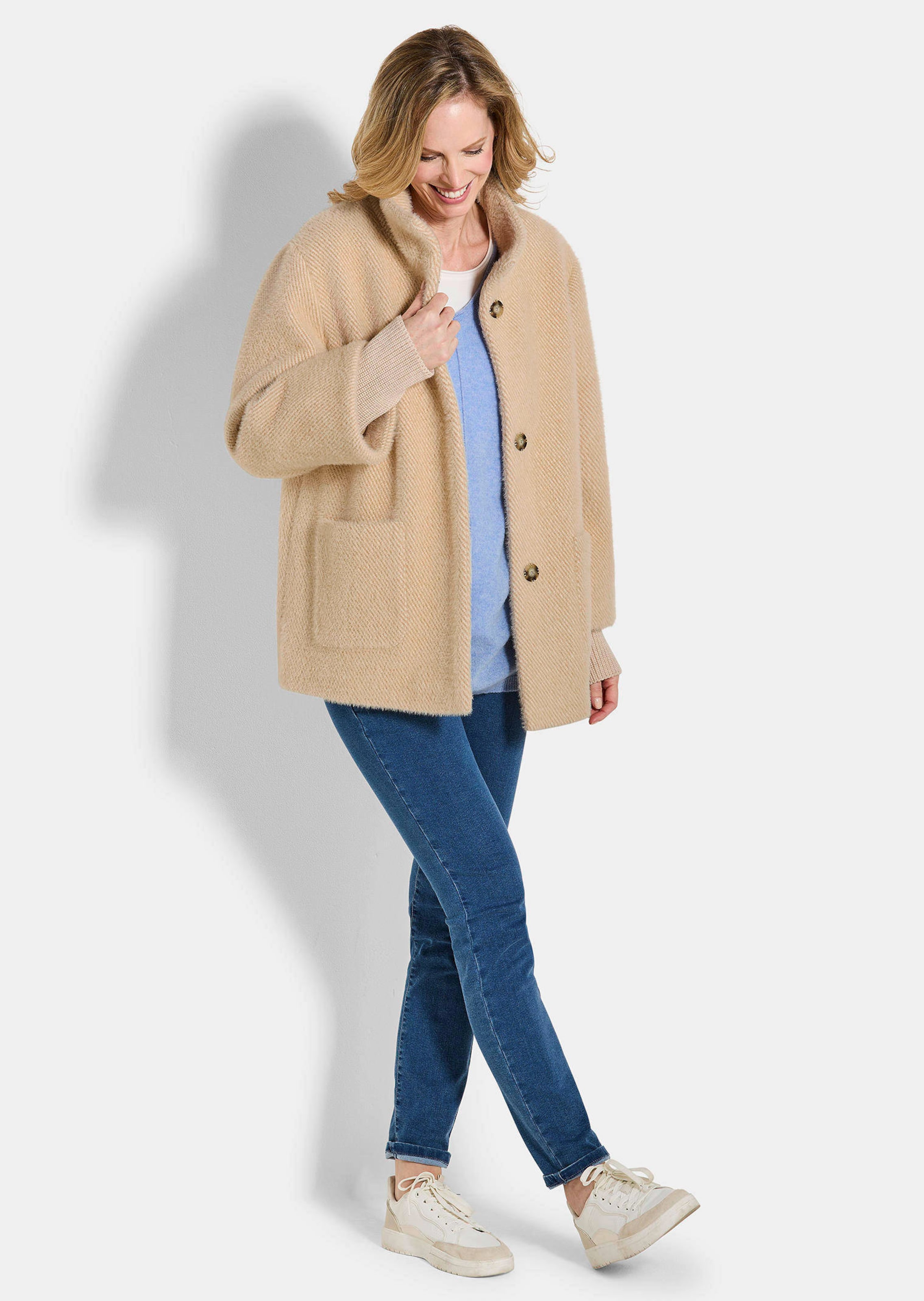 Veste tendance avec finitions en tricot thumbnail 2