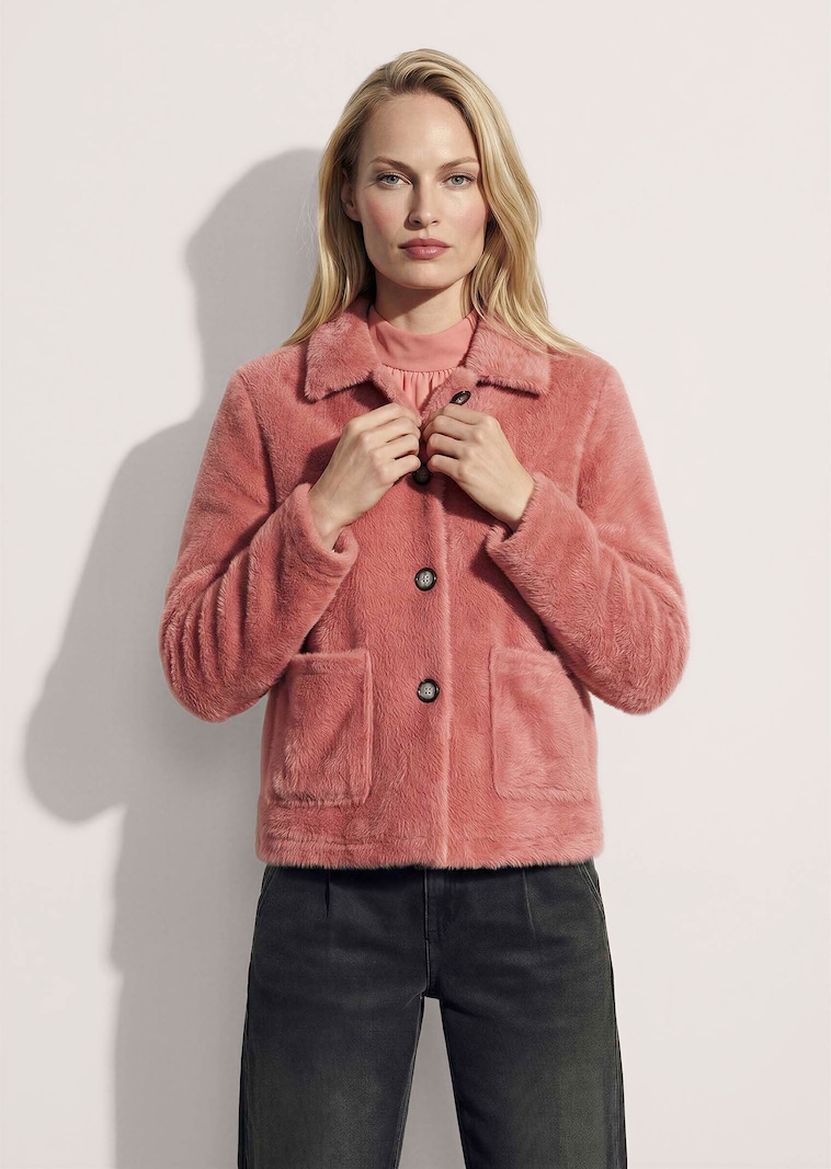 Veste douillette en coupe carrée