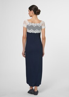 Nachtkleid mit edlem Spitzenbesatz thumbnail 4
