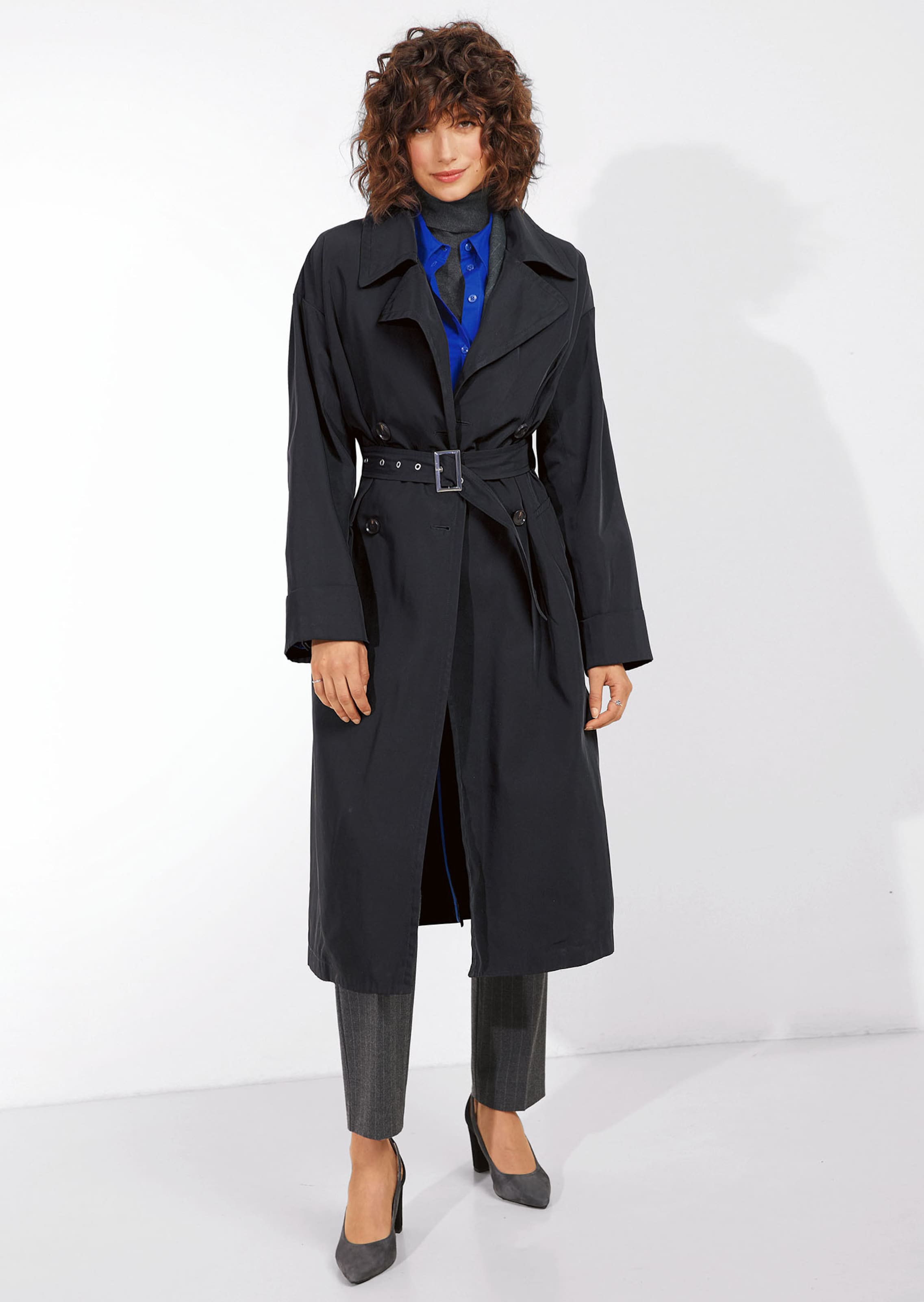 Modischer Trench im Oversize-Look