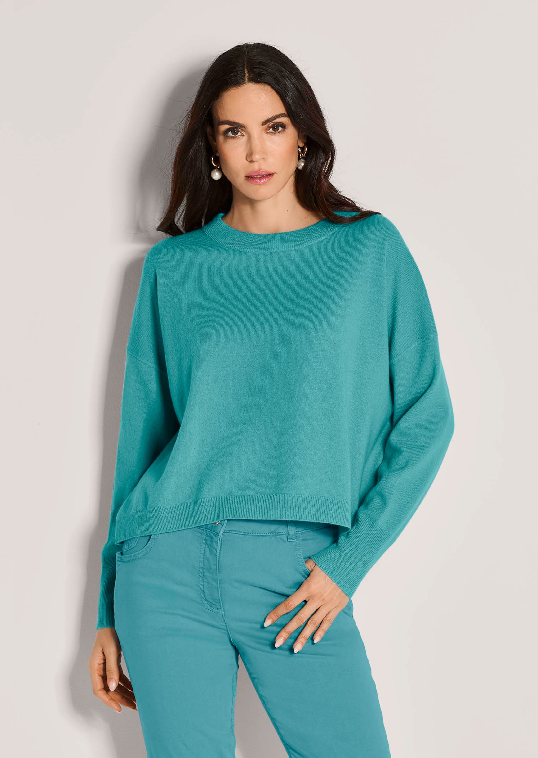 Cropped oversized jumper with cashmere