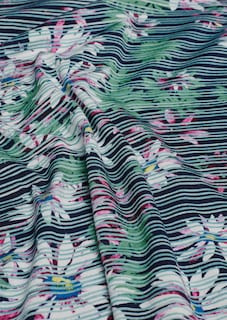 Bequemes Druckshirt in Blumen-Ringeloptik thumbnail 8