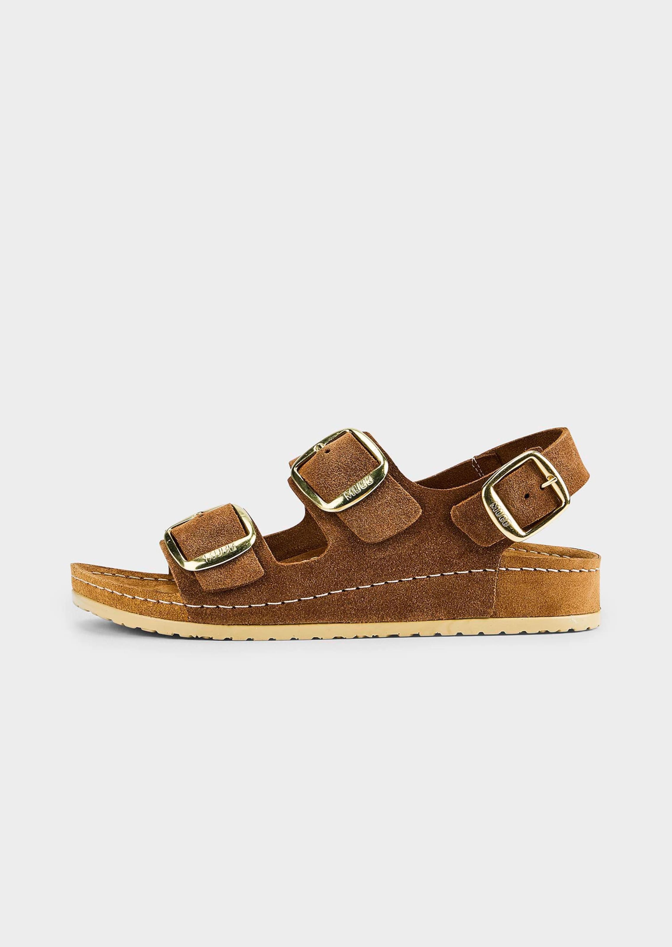 Leren sandalen met goudkleurige gespen