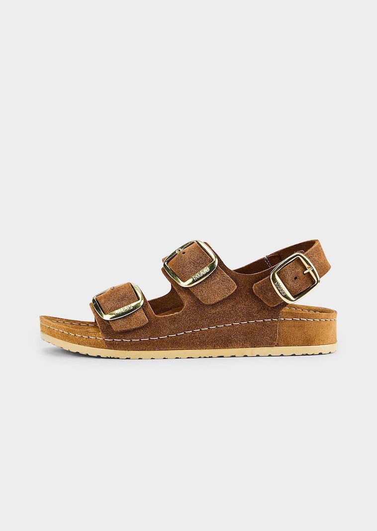 Leren sandalen met goudkleurige gespen