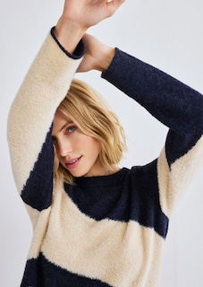 Strickpullover aus Federgarn thumbnail 4