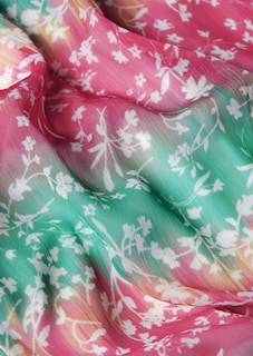 Blusenshirt mit fein bedrucktem Chiffon thumbnail 4