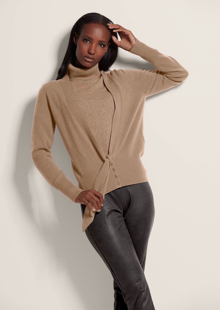 Cashmere cardigan with deep V-neck and tie ribbon