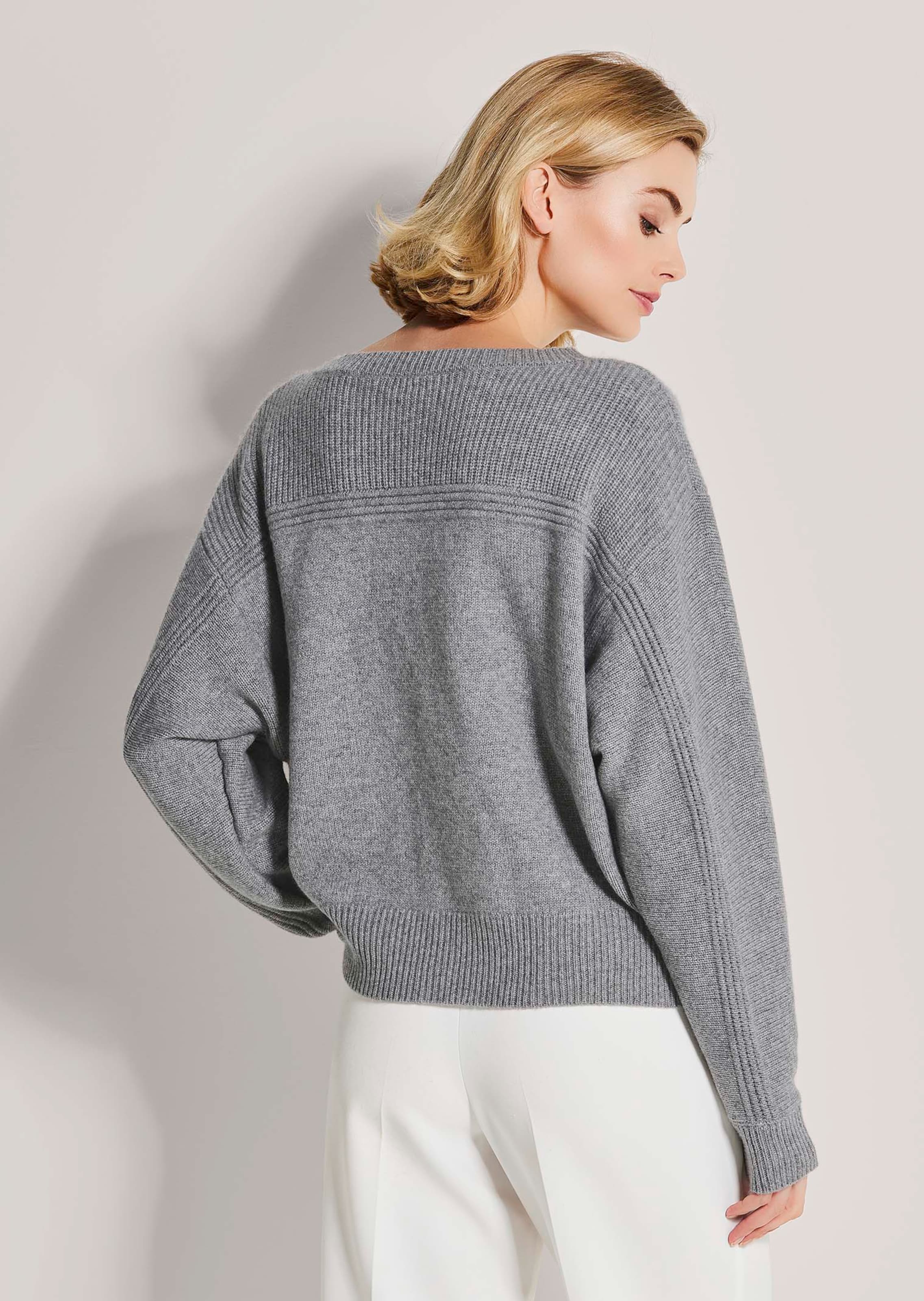 Cashmere jumper with boat neckline thumbnail 3
