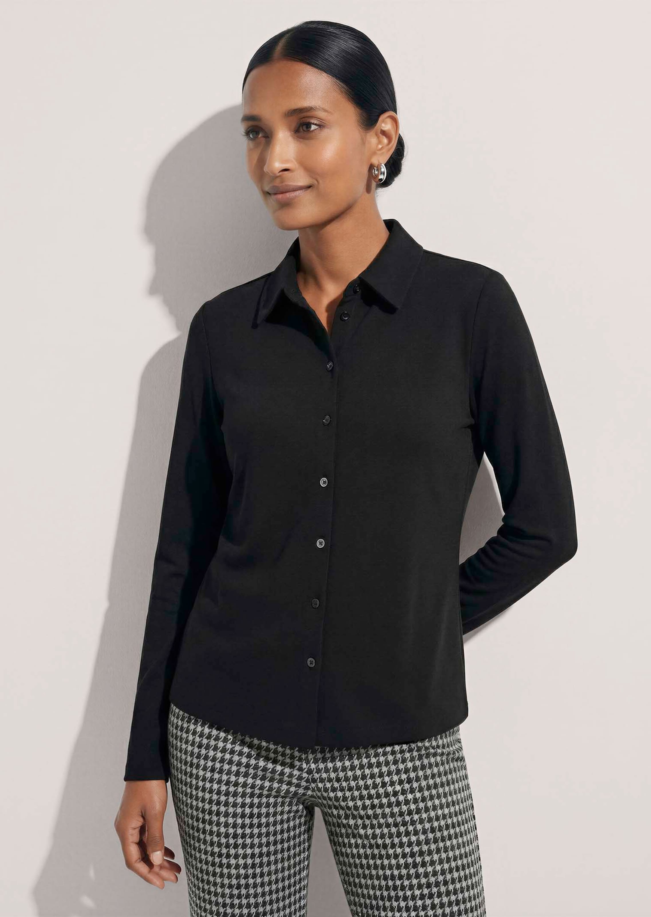 Blusenshirt im Materialmix