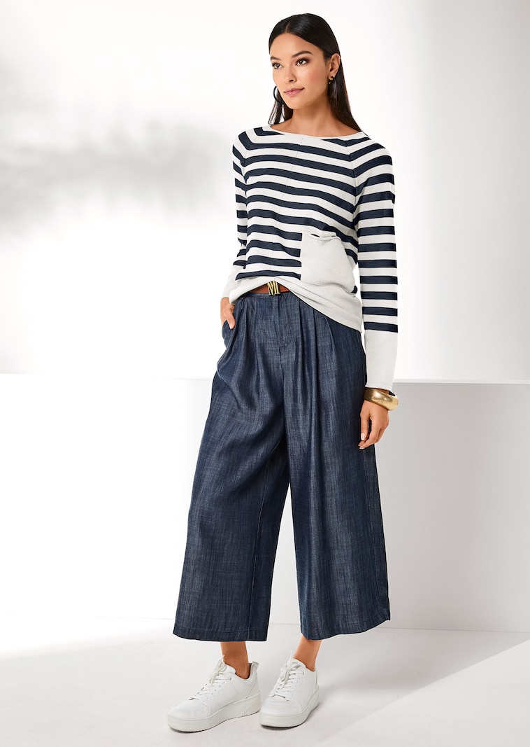Rundhals-Pullover mit Tasche