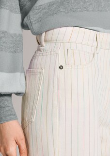 Jeans thumbnail 6