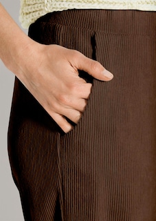 Weite Cordhose zum Schlüpfen thumbnail 6