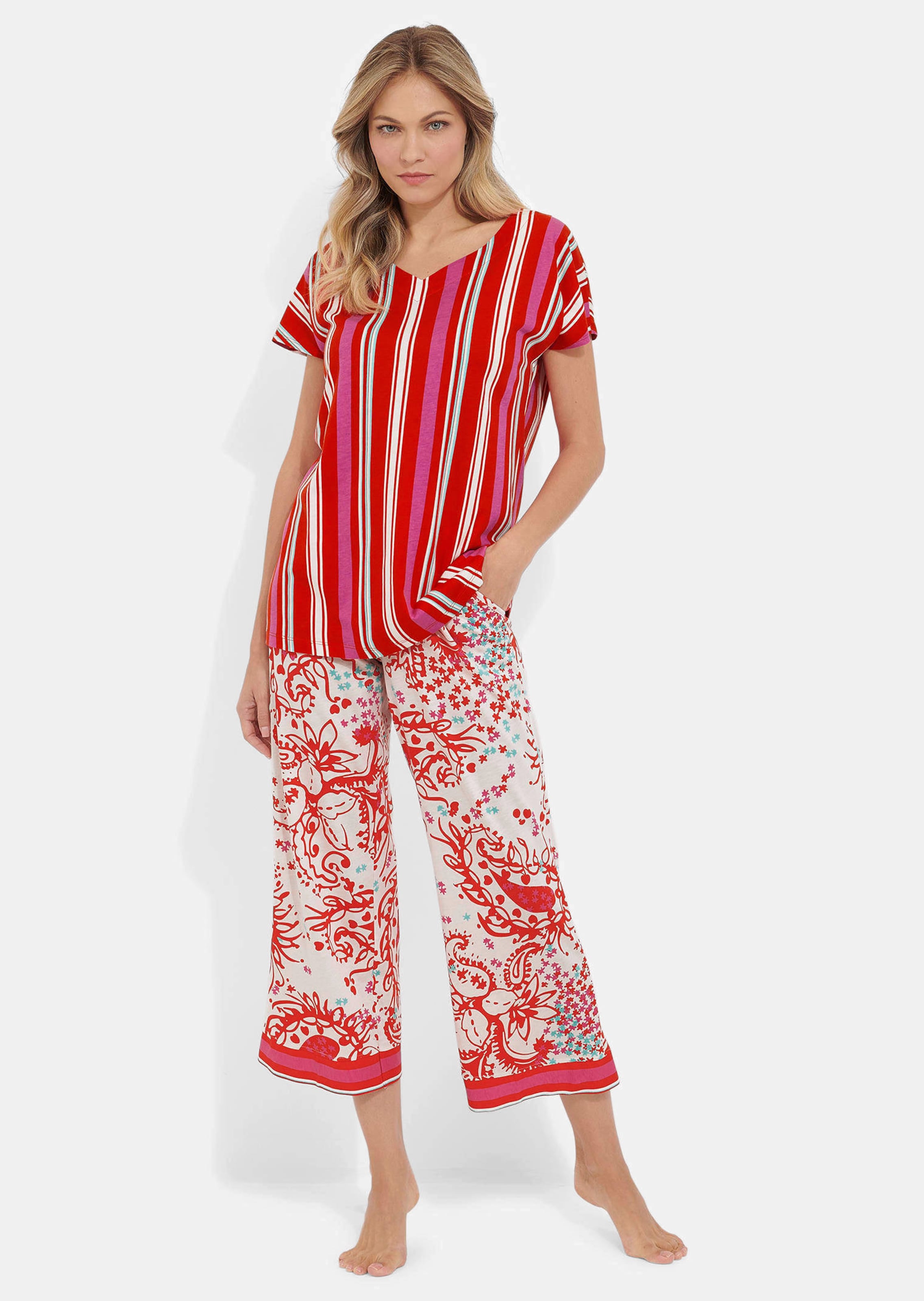 Pyjama mit farbstarkem Fantasiedruck
