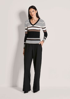 Gestreifter Feinstrickpullover mit V-Ausschnitt thumbnail 3