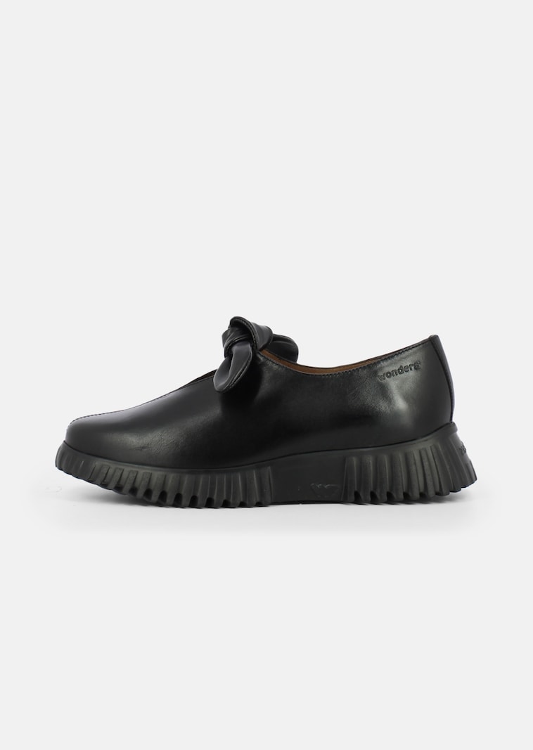 Leather loafers with a decorative bow