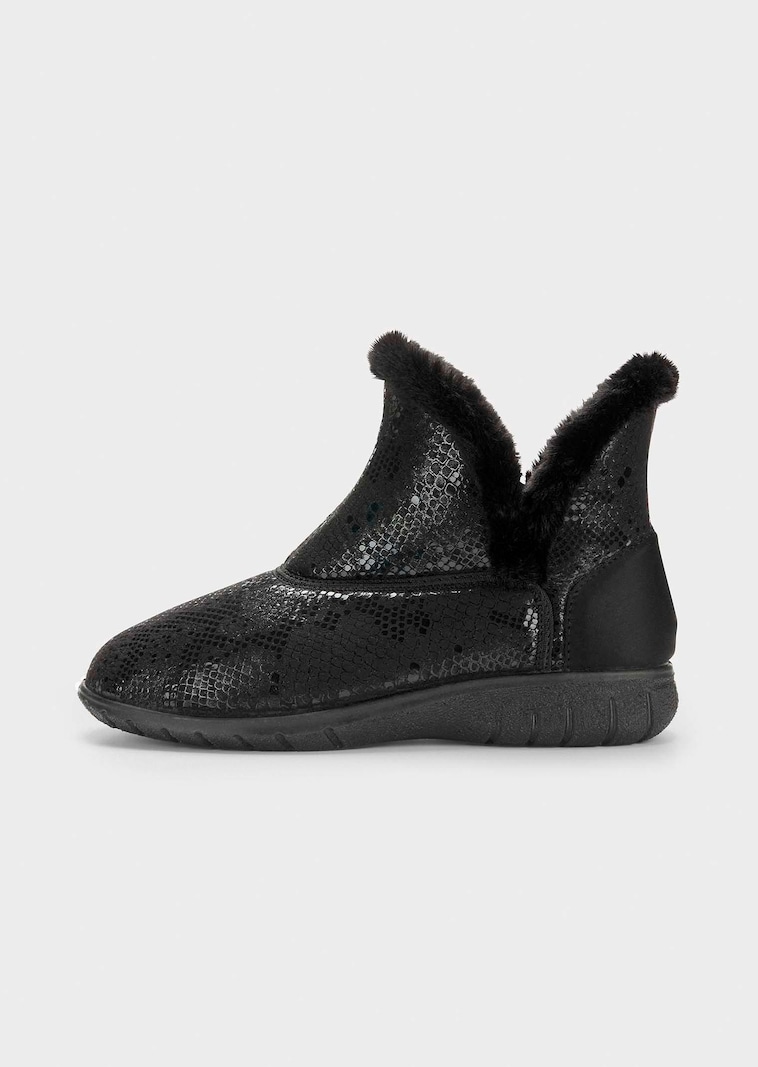 Stiefeletten mit weitem Schaft