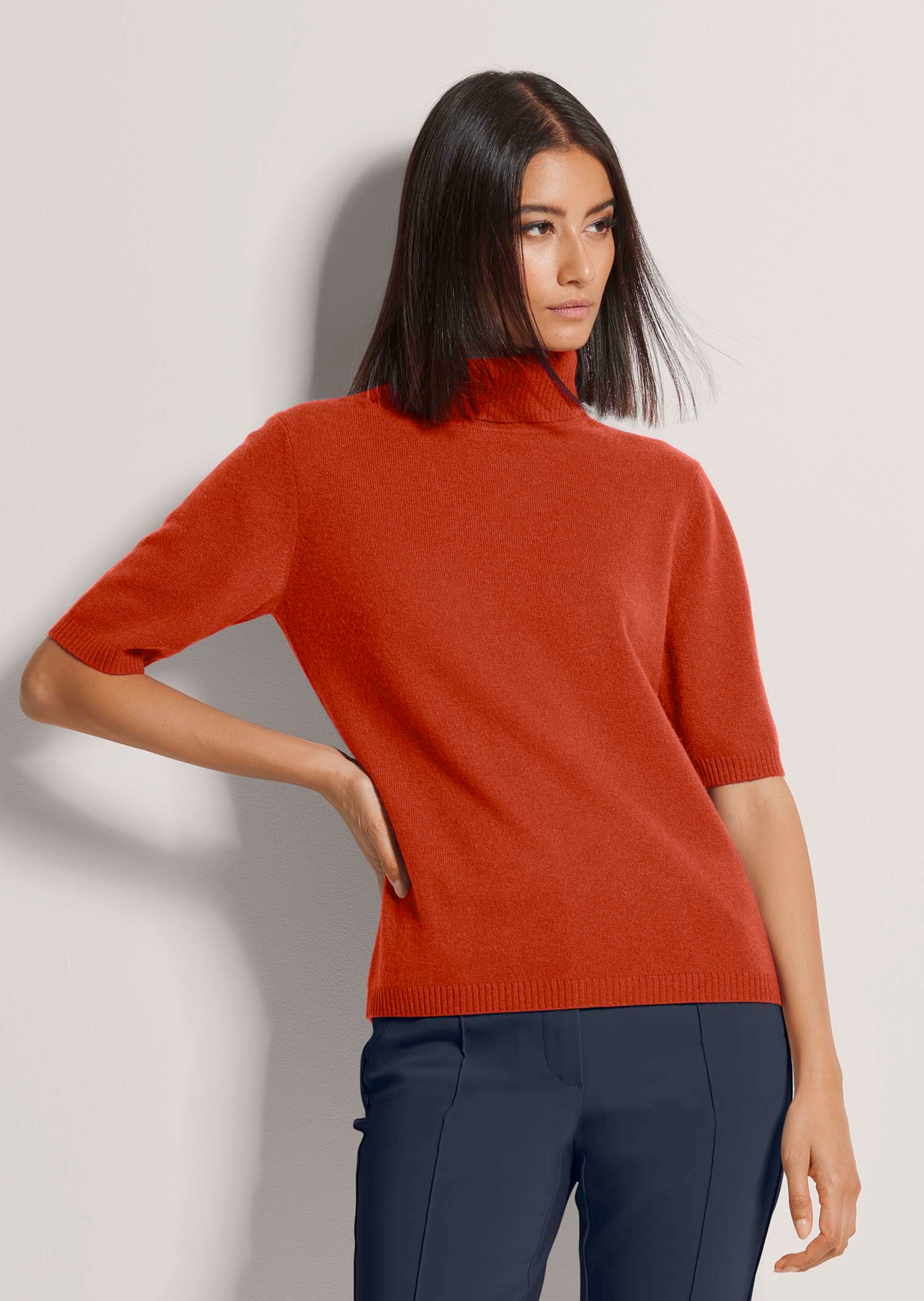 Kaschmirpullover mit Rollkragen und Halbarm