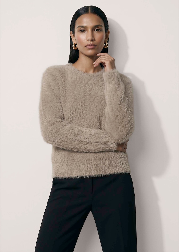 Flauschiger Pullover mit Kaschmir