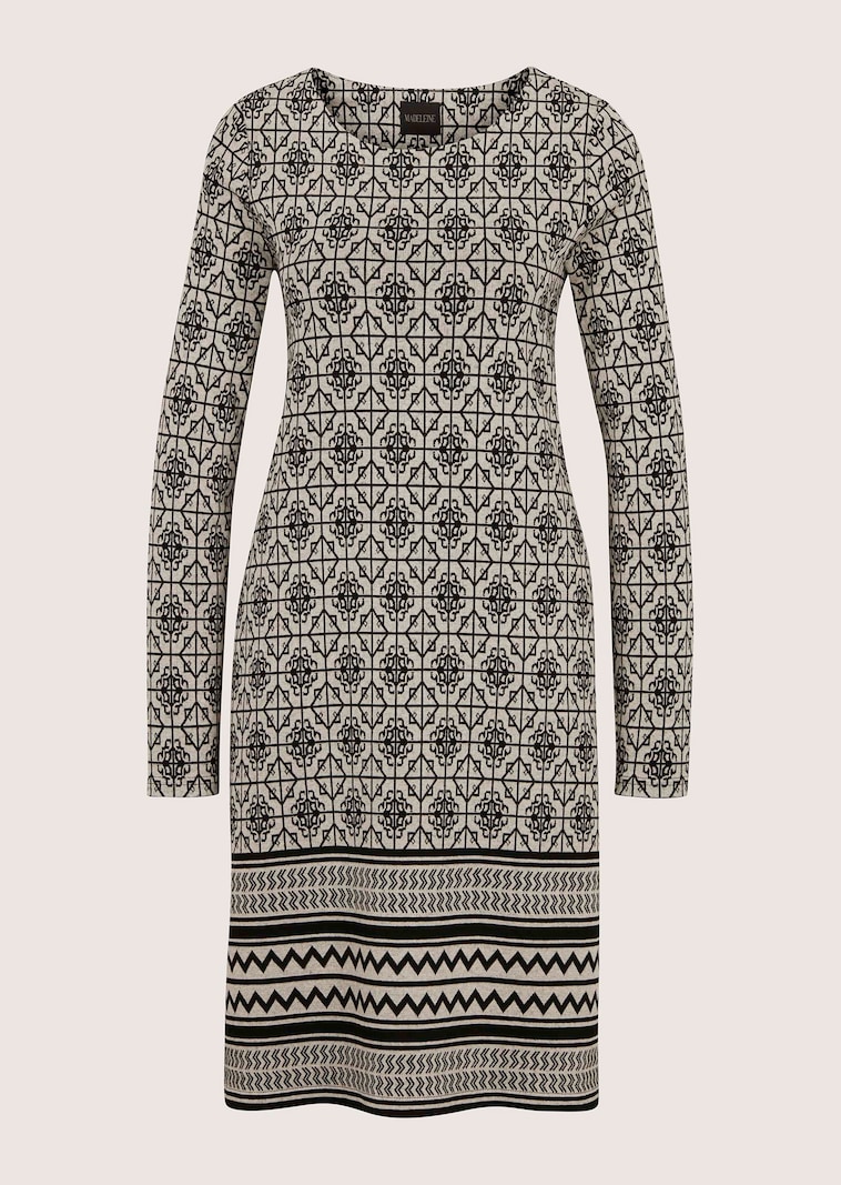 Smal vallende jurk met geometrische print