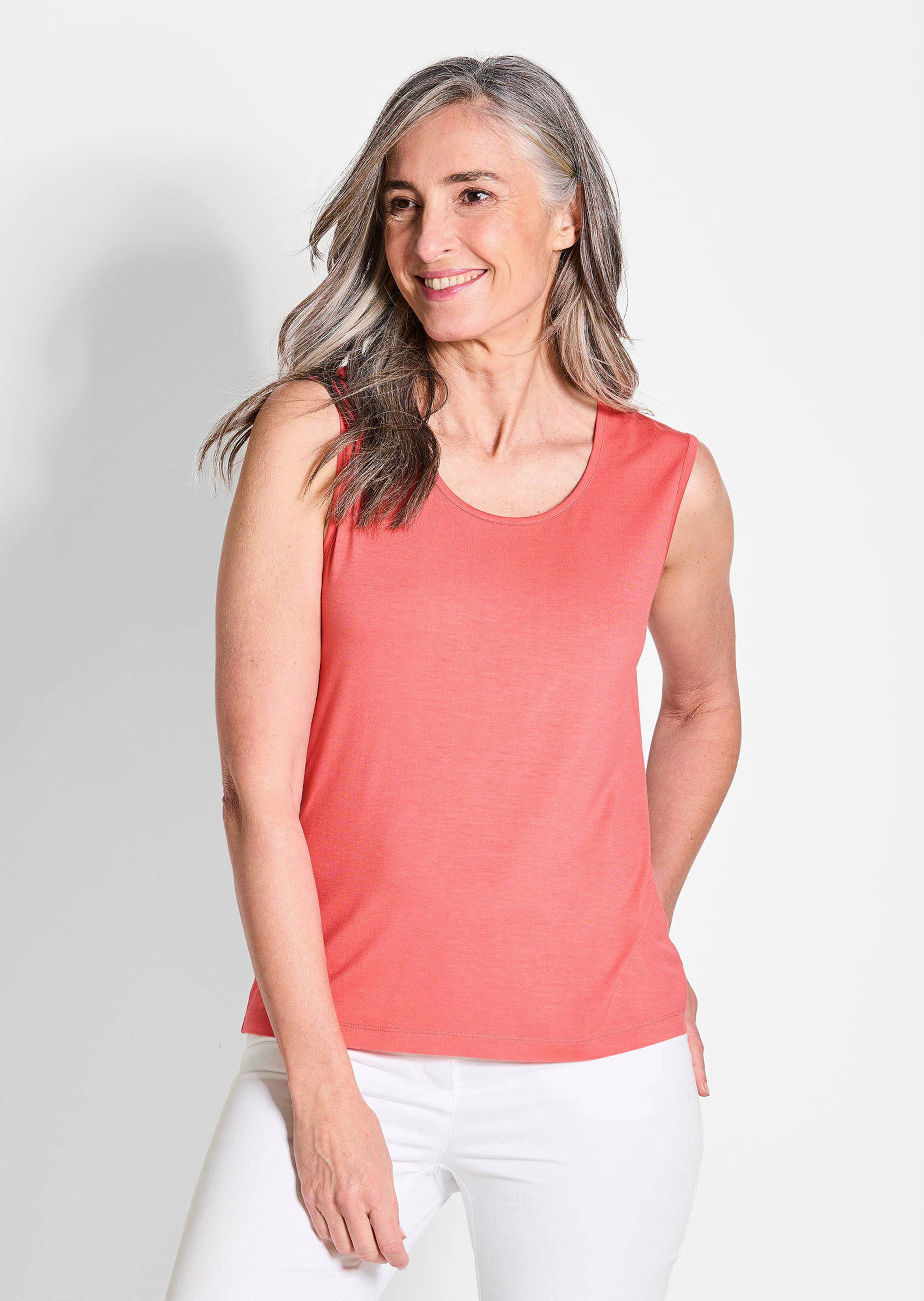 Twee basic topjes