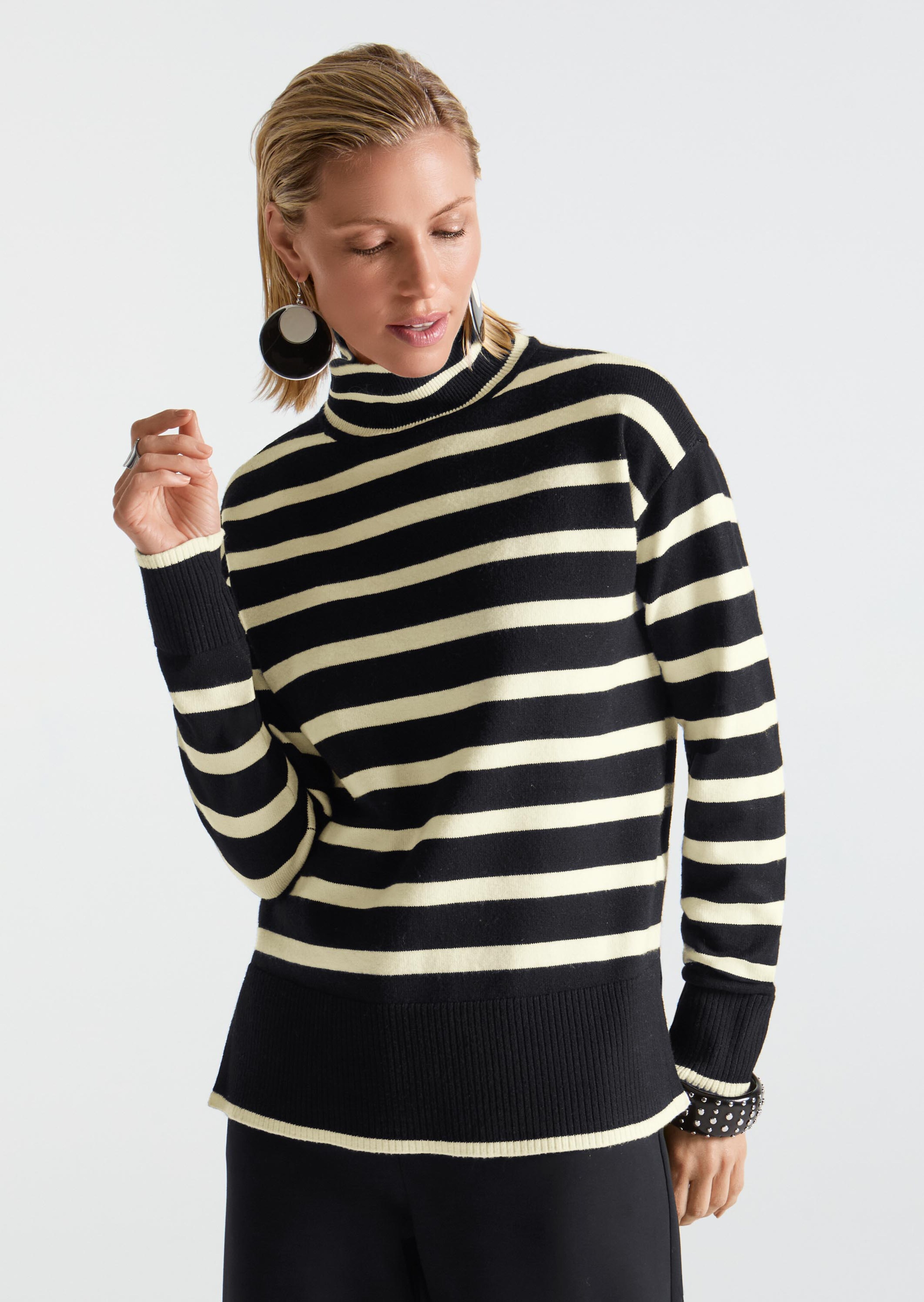 Pull rayé avec col montant