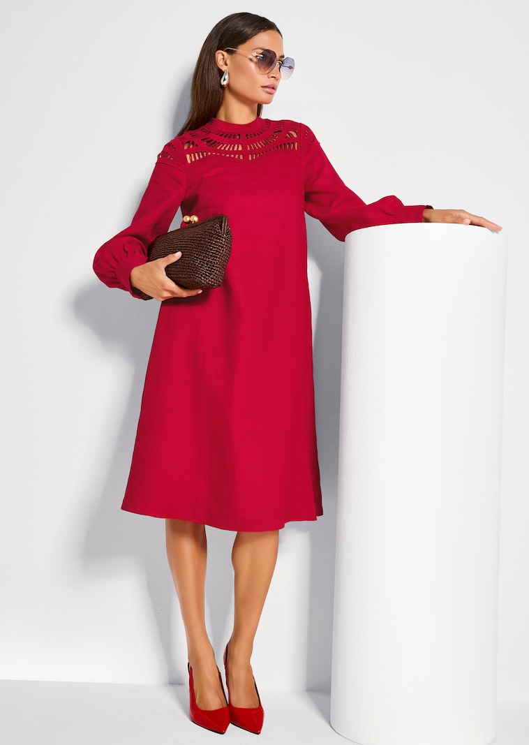 Robe en lin avec détails en dentelle