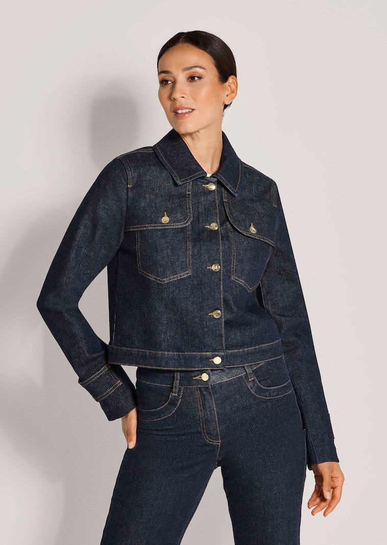 Jeansjacke mit dunkler Waschung