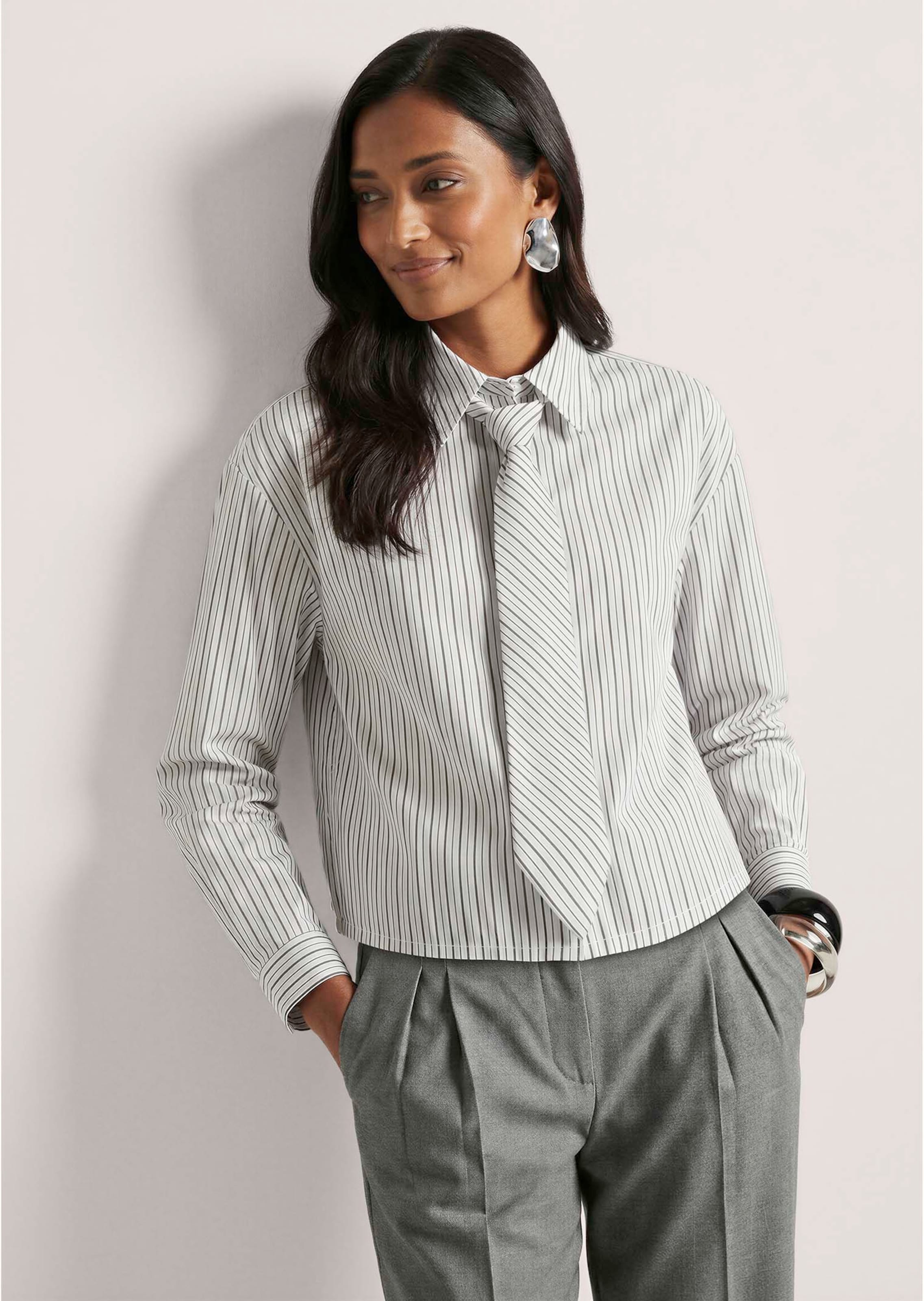Shirt with detachable tie thumbnail 5