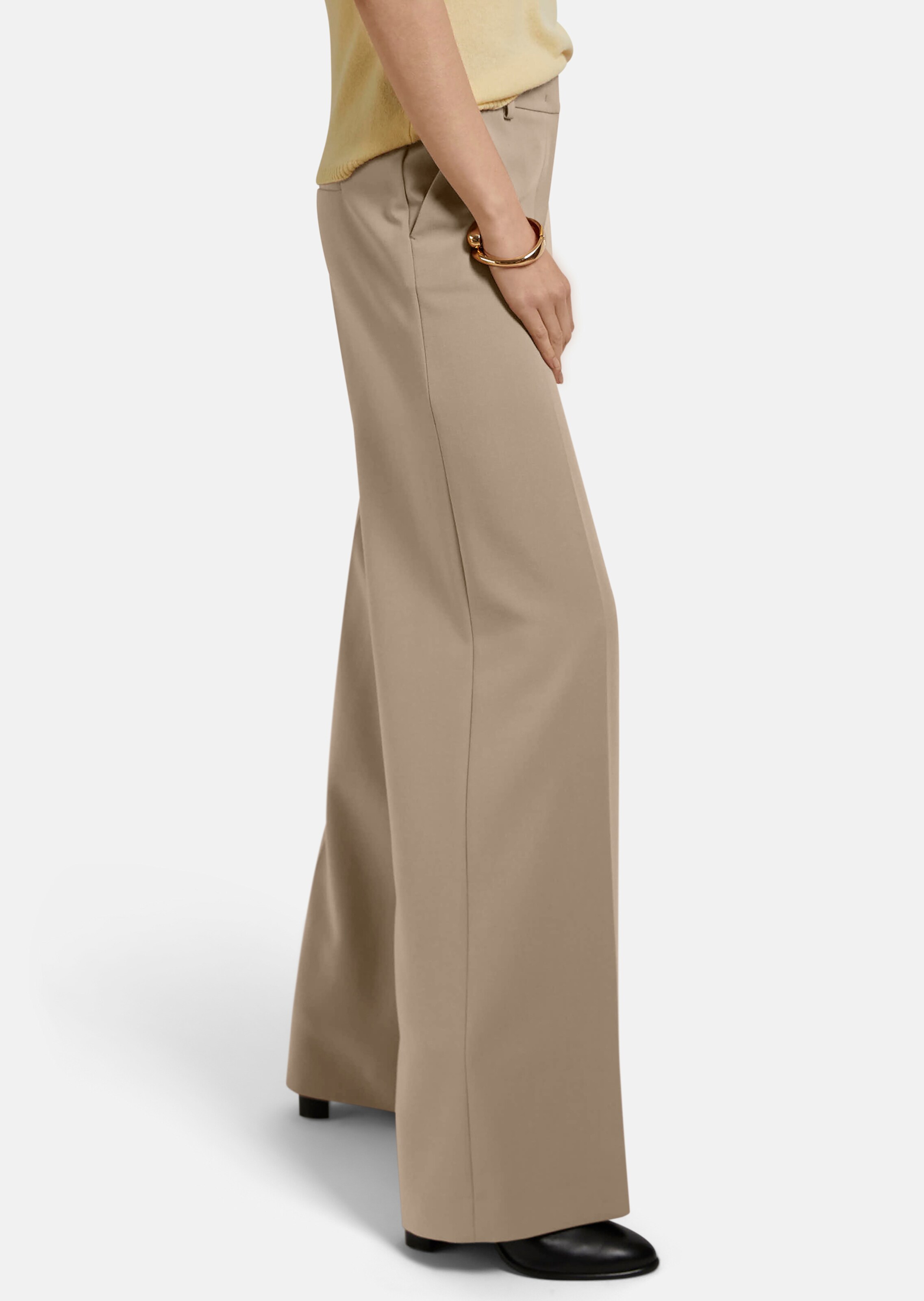 Wide pleated trousers thumbnail 5
