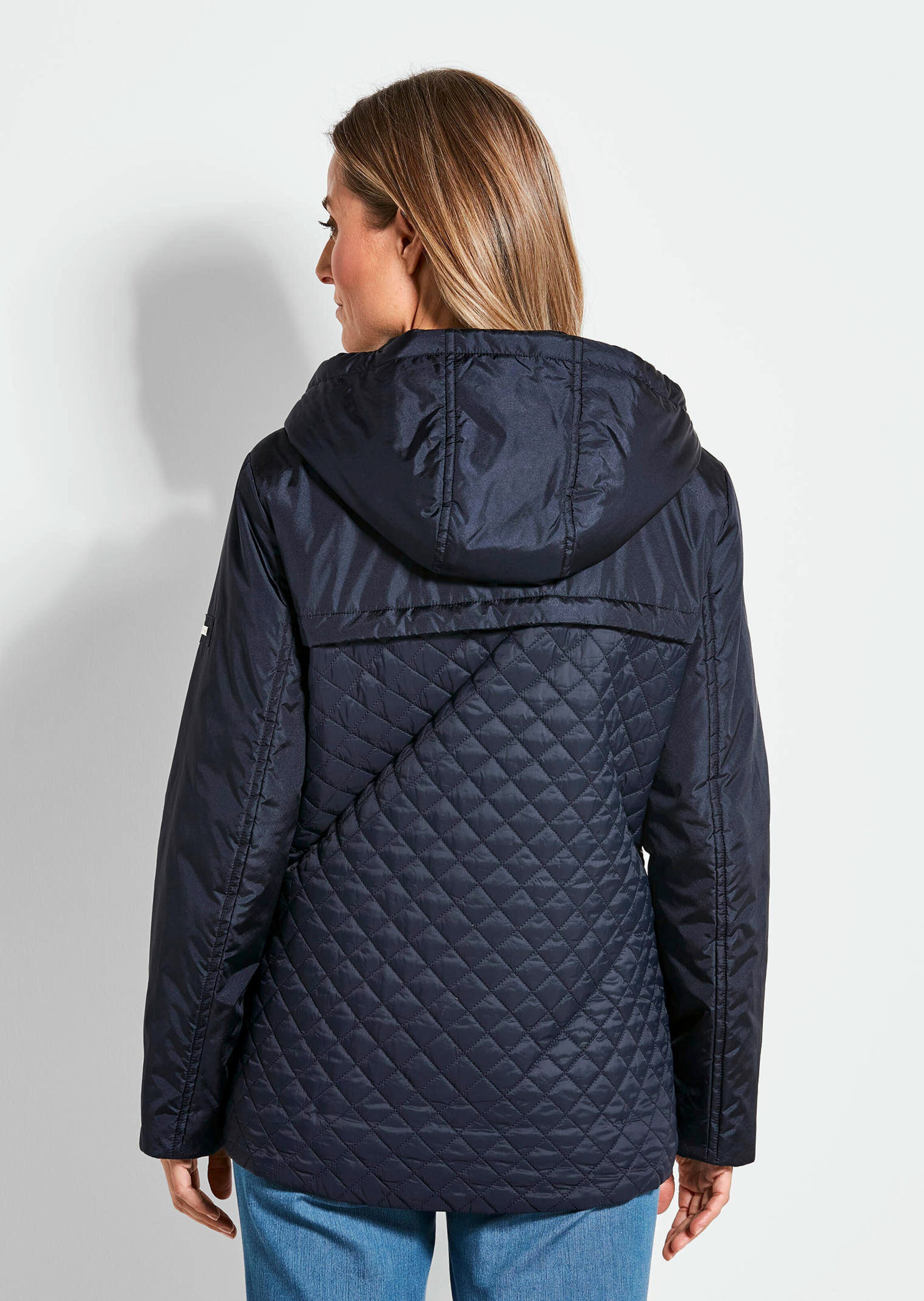 Veste matelassée à capuche thumbnail 3
