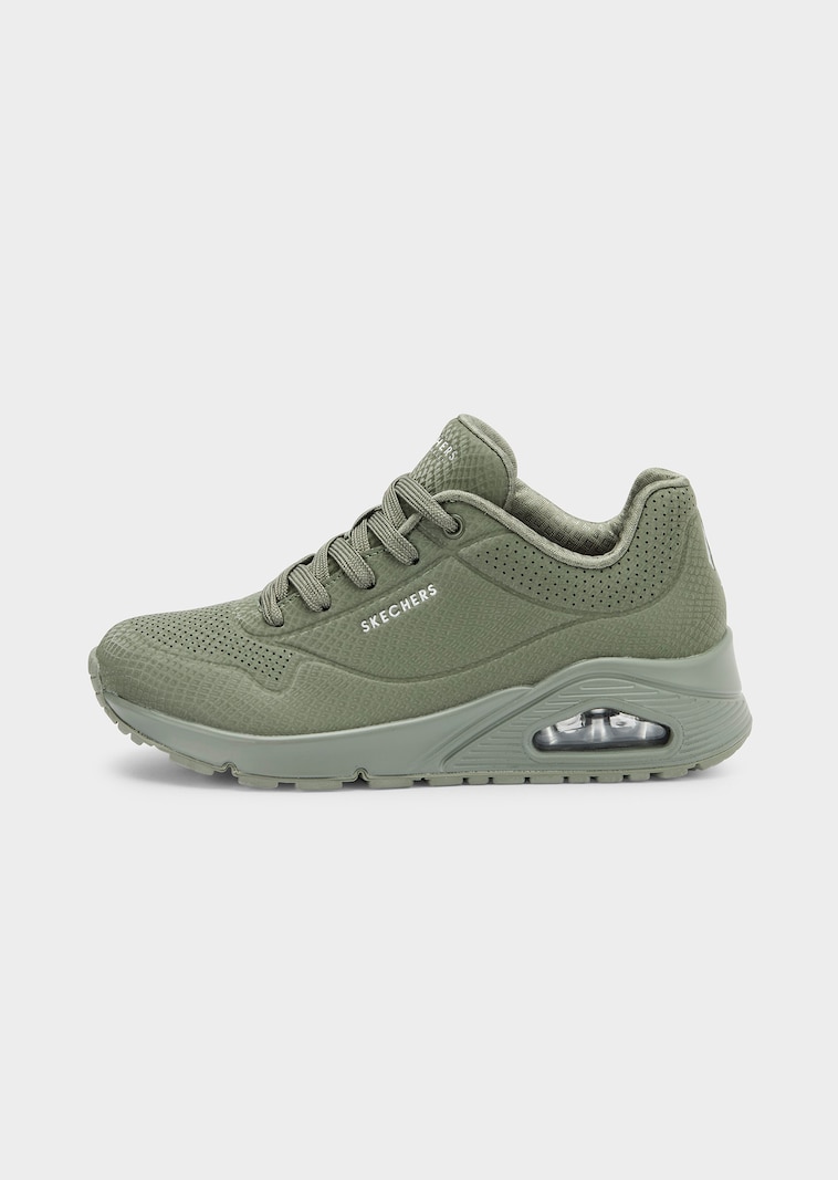 Sportlicher Sneaker zum Schnüren