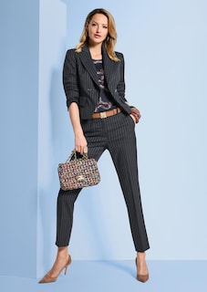 Broek met gestreken vouwen thumbnail 1