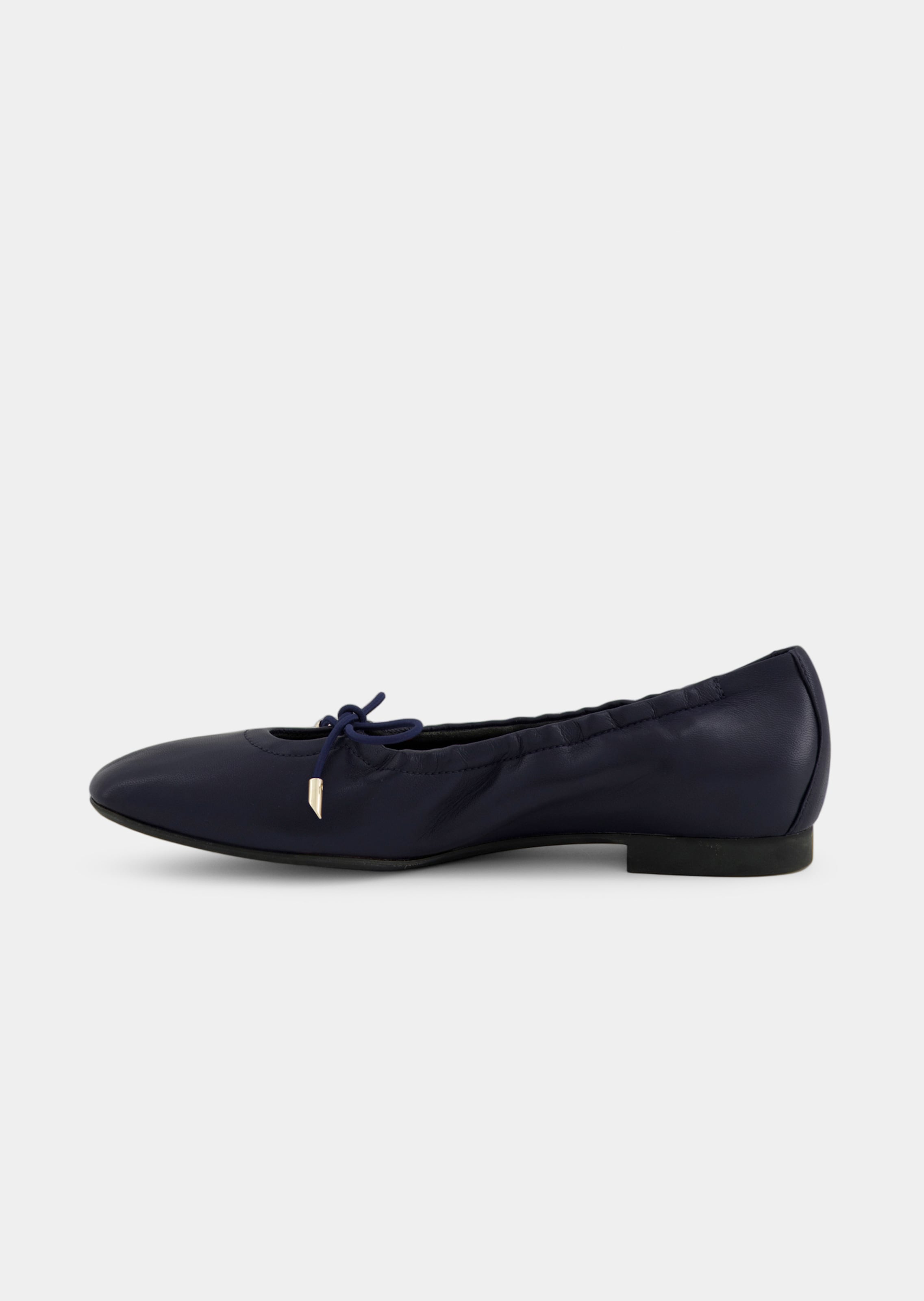 Ballerinas aus Leder mit klassischer Schleife