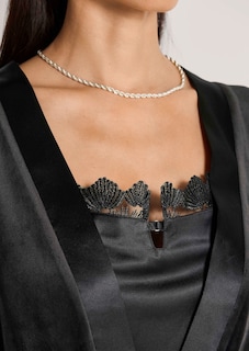 Élégant ensemble de détente en velours, satin et dentelle thumbnail 3