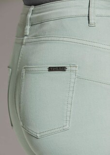 Jeans mit feinem Fransensaum thumbnail 6